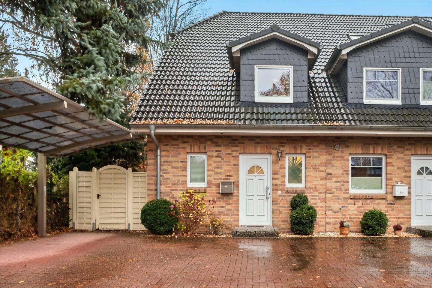 Modernes, neuwertiges Reihenendhaus im Alstertal – Hamburg – Bild 1 von 9