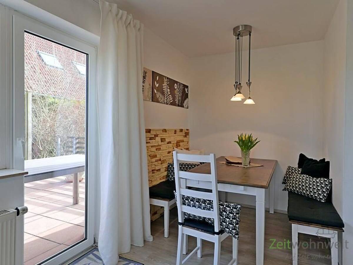 (EF0761_M) Dresden: Schönfeld, schöne möblierte Maissonette-Wohnung mit Gäste-WC, großer Terrasse und PKW-Stellplatz – 1328 Dresden – Bild 1 von 9