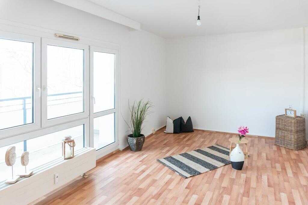 Nahe Stadtpark gelegene 2-Raum-Wohnung mit Balkon – Chemnitz – Vorschaubild 2