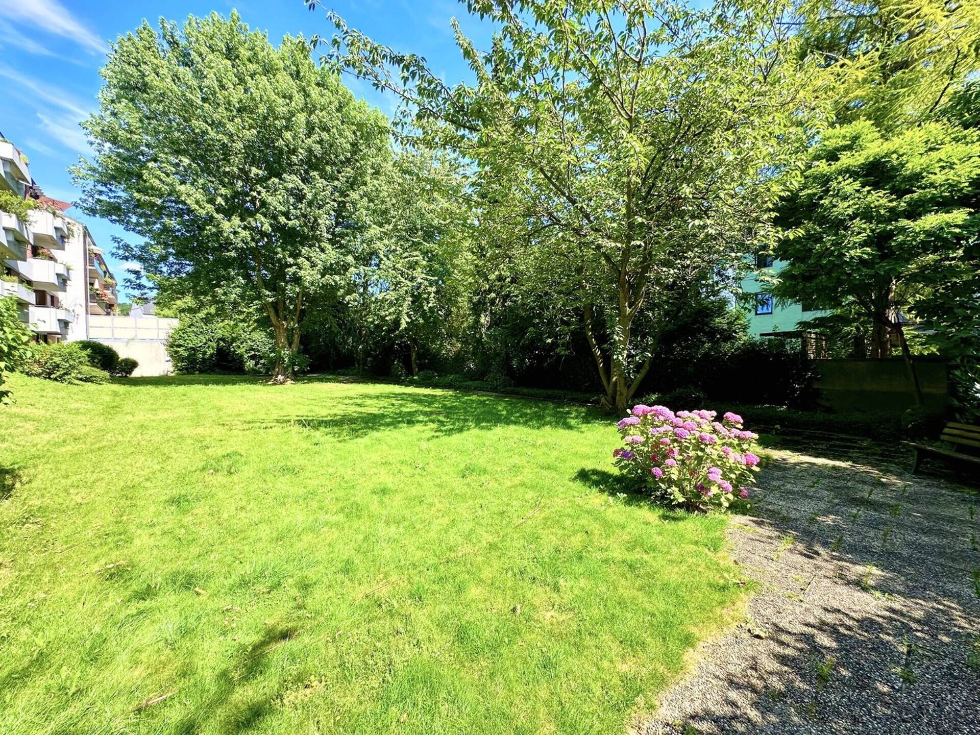 Etagenwohnung in 40470 Düsseldorf / Mörsenbroich mit 103 m² kaufen