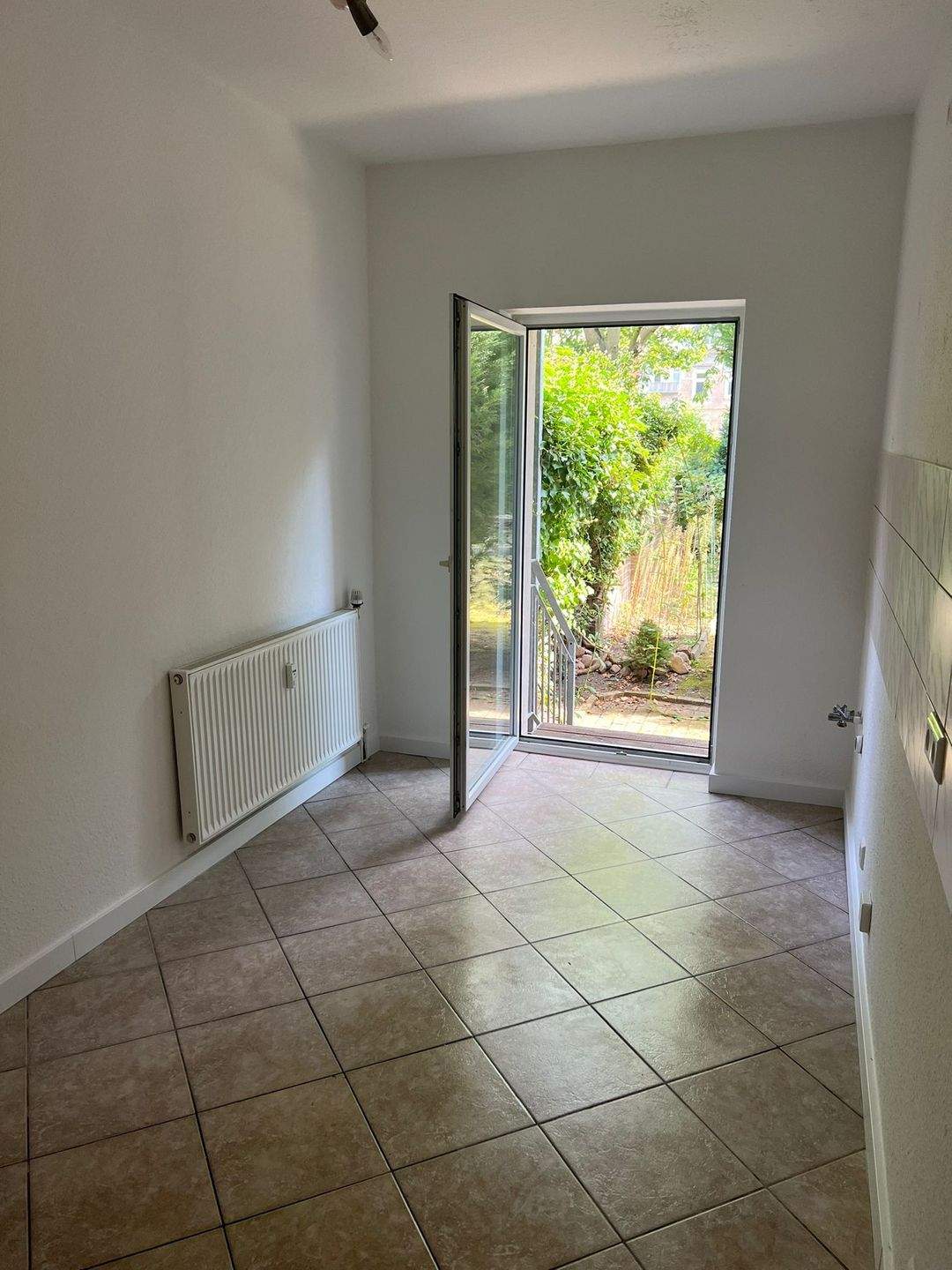 ***2 Zi. WE, Parkettboden, Terrasse, Tageslichbad mit Wanne, etc.*** – Leipzig – Vorschaubild 6