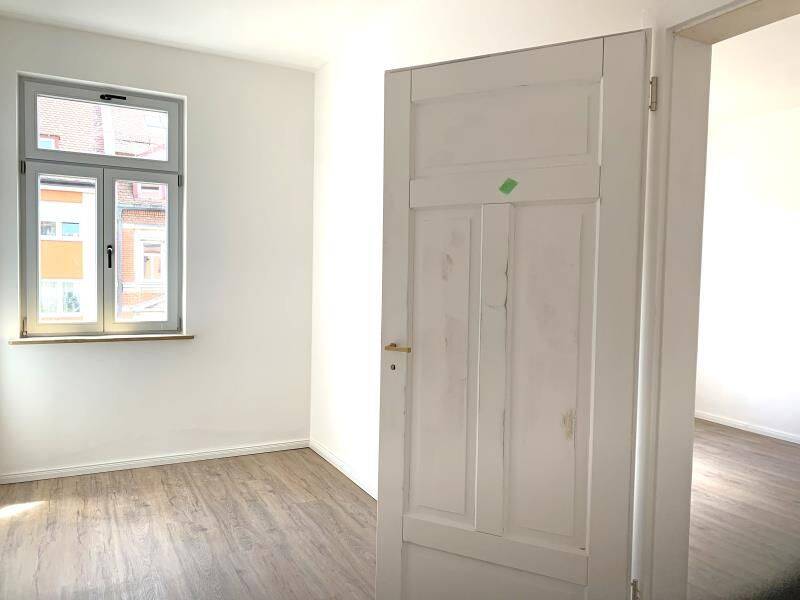 N-Steinbühl: Erstbezug! Schön & hell: 3-Zi-Whg., 1.OG (m.A.), Balkon, Einbauküche, Kühlung, Stpl. – Nürnberg – Vorschaubild 6