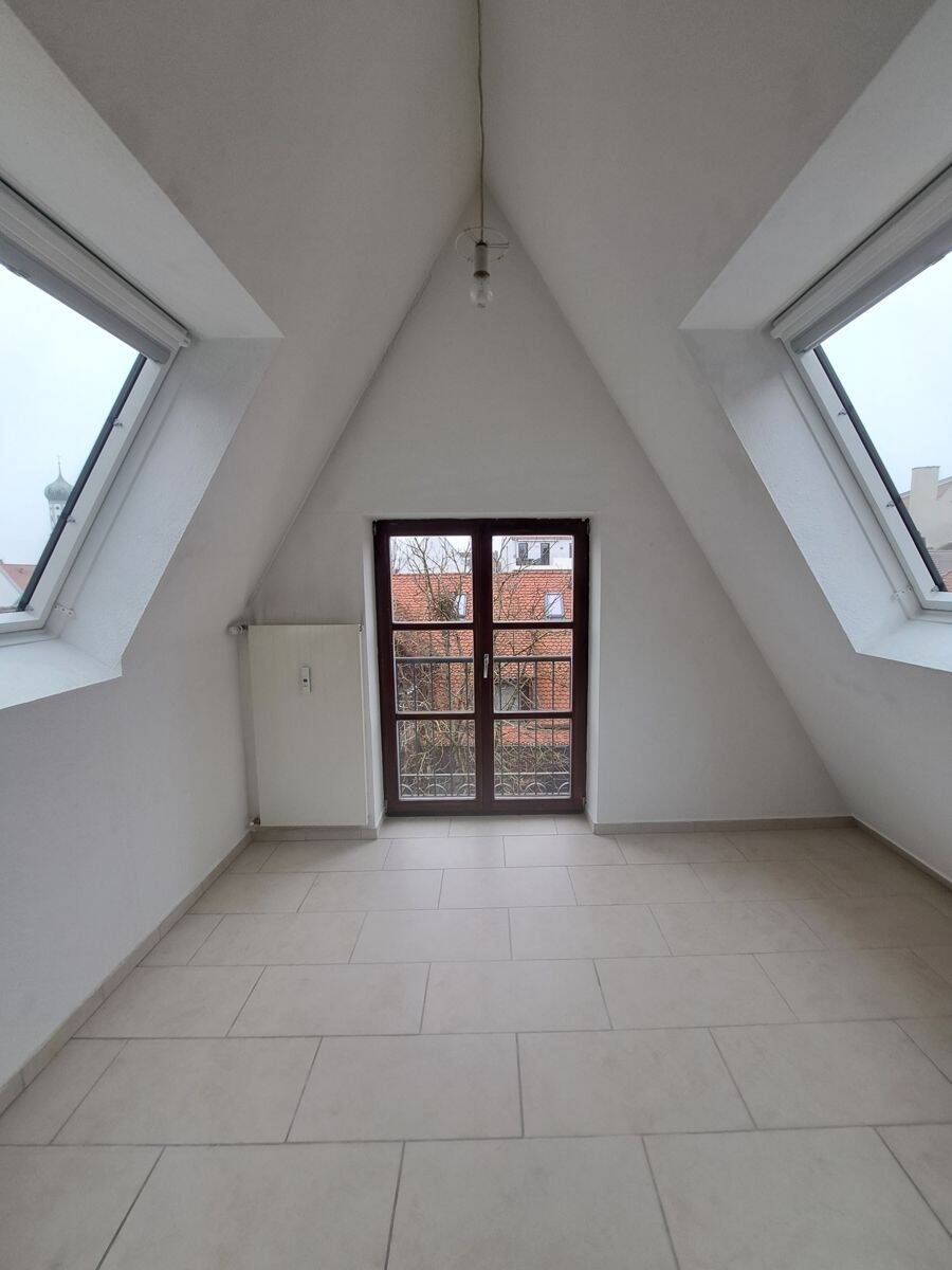 Haus im Haus! Große, denkmalgeschützte Altbauwohnung zum Selbstgestalten in der Augsburger Altstadt – Augsburg – Vorschaubild 8