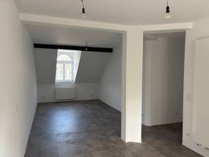 Lifestyle und Lebensqualität in einer sanierten Dachgeschosswohnung eines Jugendstilhauses!