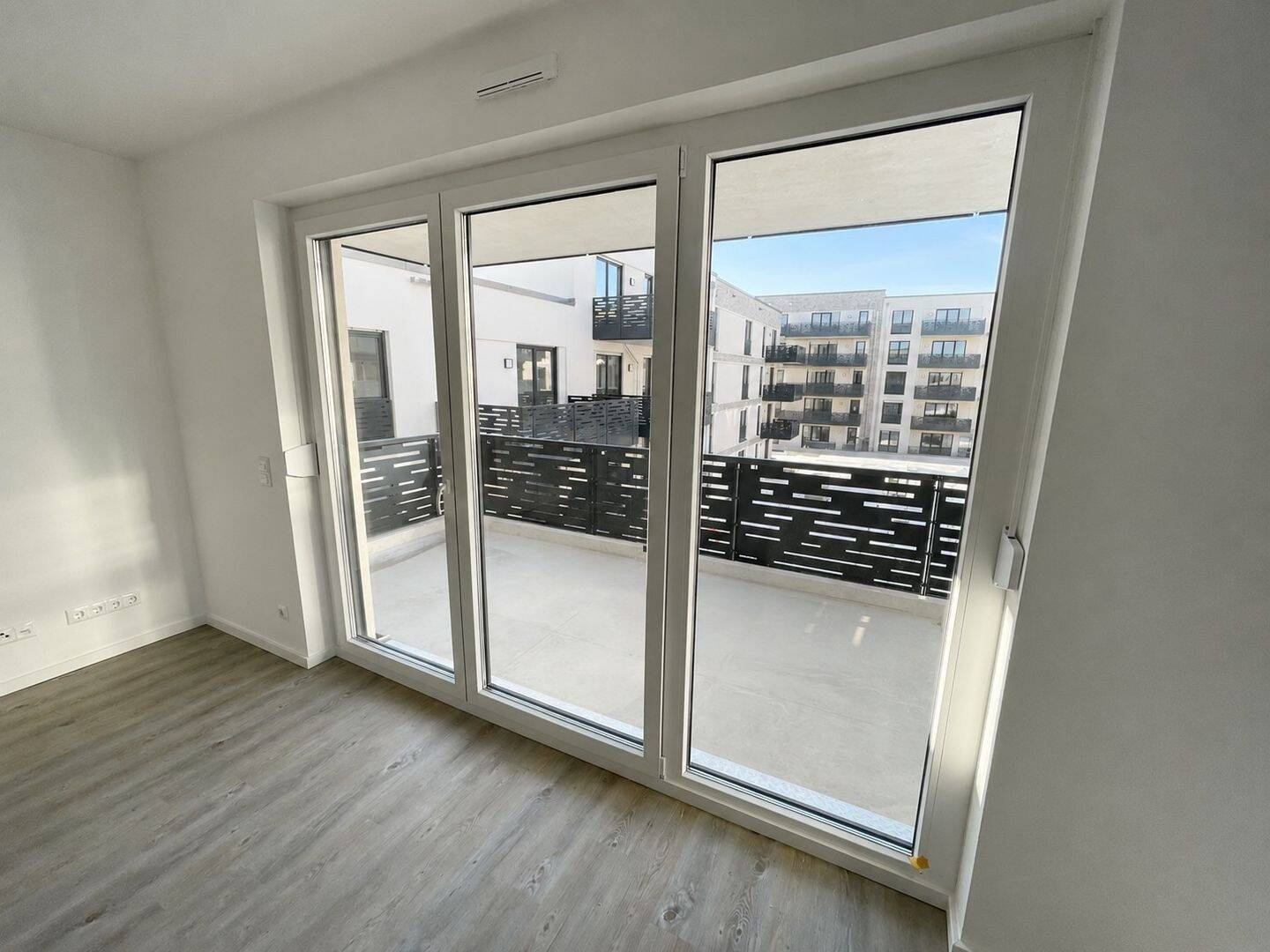 47121/15 Moderne 2-Zi.-Wohnung im Neubau von Düsseldorf-Rath! – Düsseldorf – Vorschaubild 4