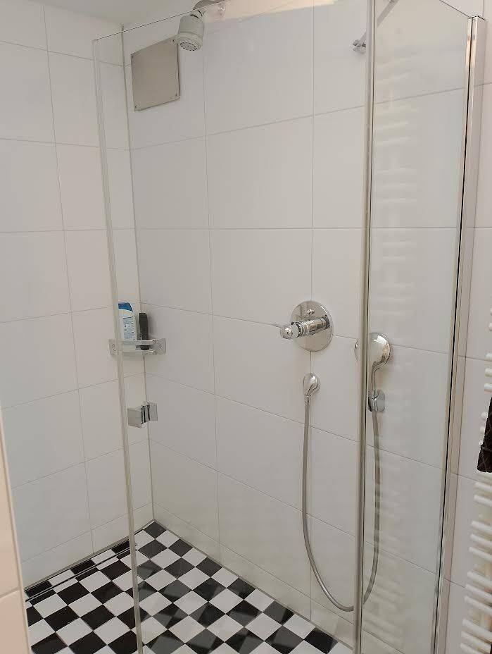 Luxuriöses Penthouse mit 3 Zimmern und beheizbaren Wintergarten / Balkon in Stuttgart-Asemwald – Stuttgart – Vorschaubild 9