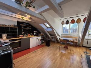 Luftige Dachgeschoßwohnung beim Paulinenplatz – 20359 Hamburg – Vorschaubild 2