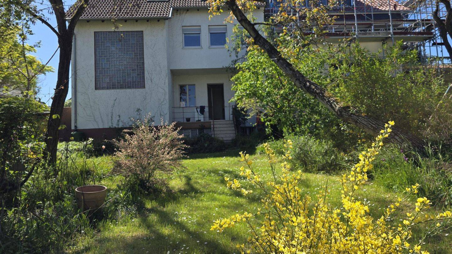 Gartenidylle im Woogviertel, Altbauwohnung im EG, provisionsfrei.