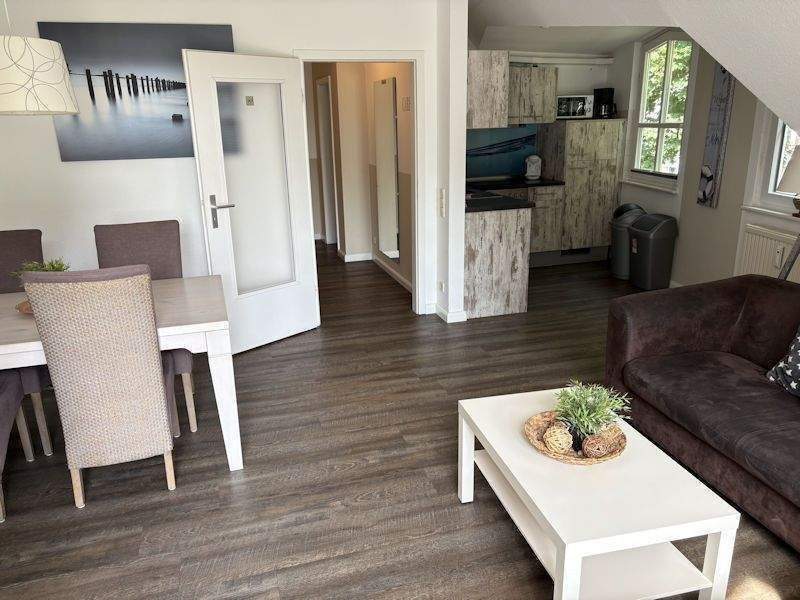 Fast am Strand! Atelier-Wohnung über2 Ebenen – Timmendorfer Strand – Vorschaubild 5