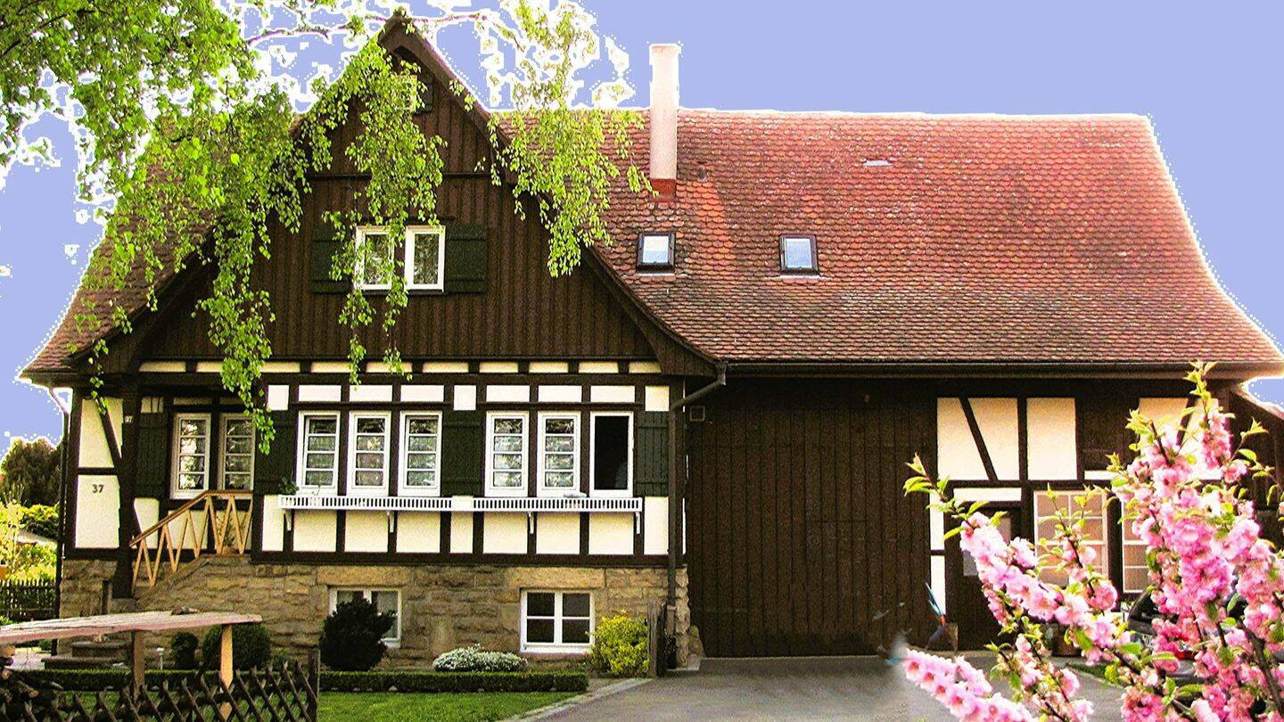 Fachwerkhaus mit Ausbaupotential und der Möglichkeit ein angrenzendes Baugrundstück zu erwerben. – Altdorf – Bild 1 von 9