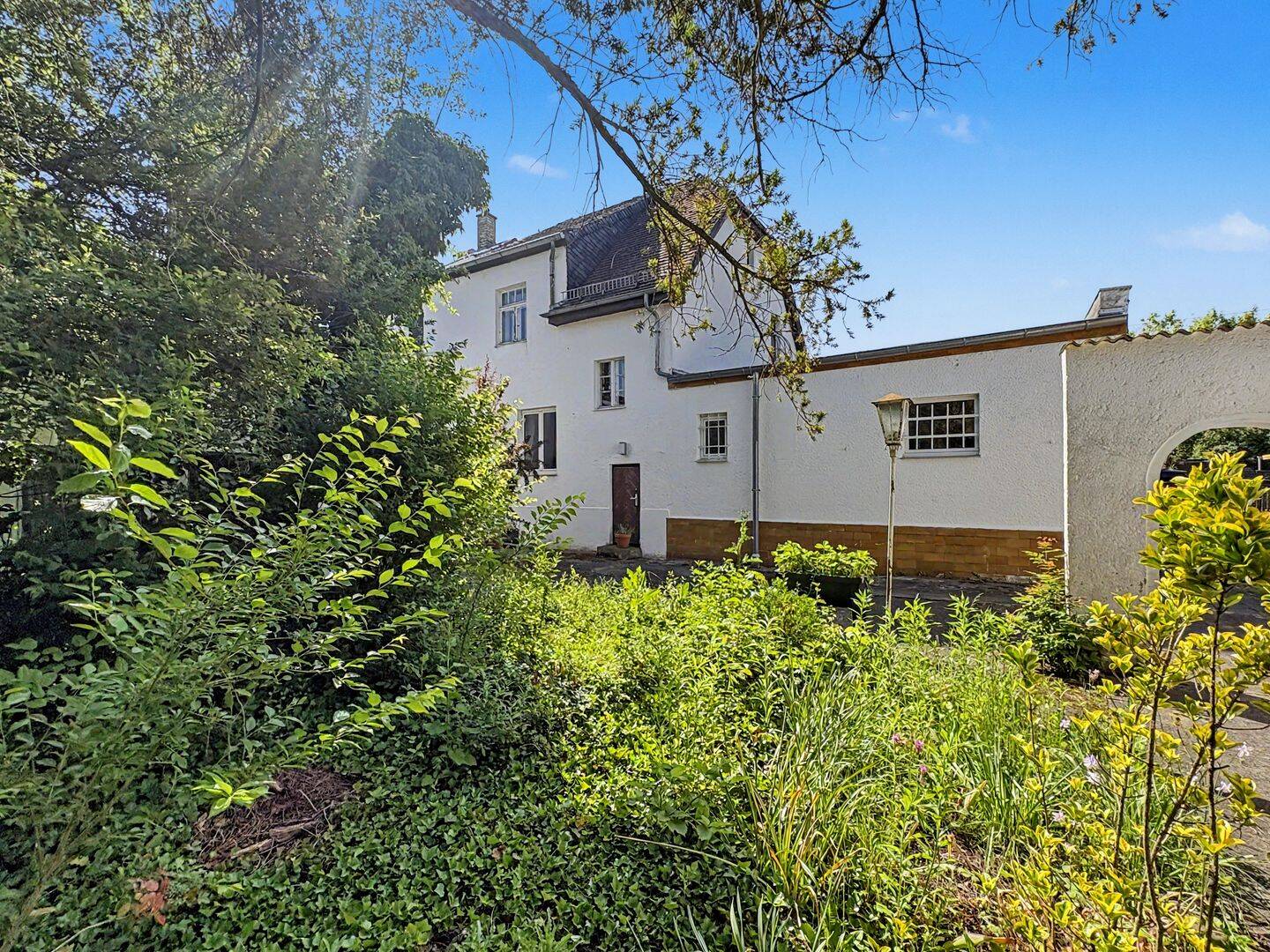 Haus mit Potenzial: Doppelhaushälfte mit 4 Zimmern und großem Garten in Leipzig-Grünau – Leipzig – Vorschaubild 2