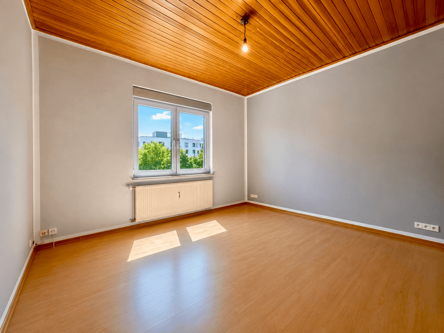Zweifamilienhaus mit Scheune & zusätzlichem Baupotenzial in begehrter Lage von Hanau-Klein-Auheim – Hanau – Vorschaubild 3