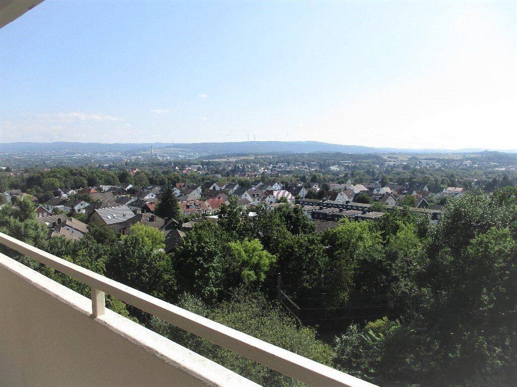 Renovierte 3 Zi-Wohnung mit EBK, Balkon und weitläufigem Fernblick in das Naturschutzgebiet Dönche – Kassel – Vorschaubild 3