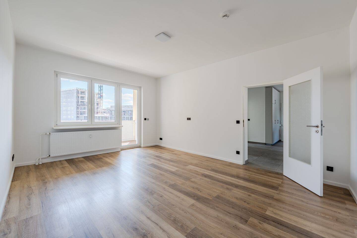 Sonnenbalkon trifft Kudamm-Blick - Hochwertig modernisierte 4 Zimmerwohnung ! – Berlin – Vorschaubild 2