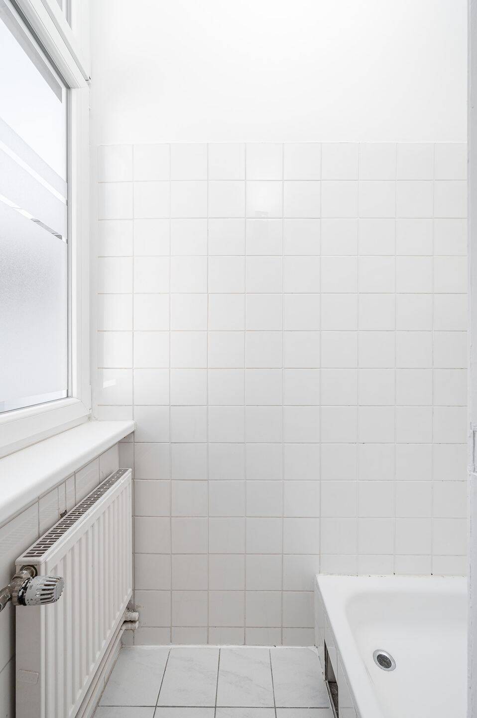 Bezugsfreie 2-Zimmer-Altbauwohnung mit Balkon in Berlin-Moabit - Nahe Spree & Ringbahn – Berlin – Vorschaubild 4