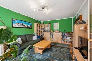 Charmante 2-Zimmer-Wohnung, Loggia & Aufzug | 55 m² | frei | ideal für Eigennutzer & Kapitalanleger – 51067 Köln – Vorschaubild 2