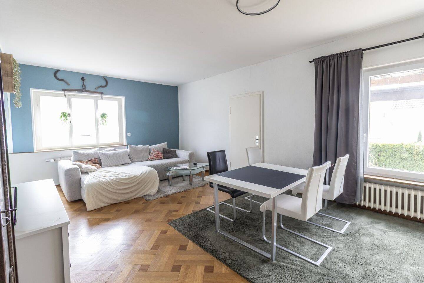 **Großzügiges Zweifamilienhaus mit Doppelgarage in begehrter und familienfreundlicher Wohnlage** – Göppingen – Vorschaubild 3