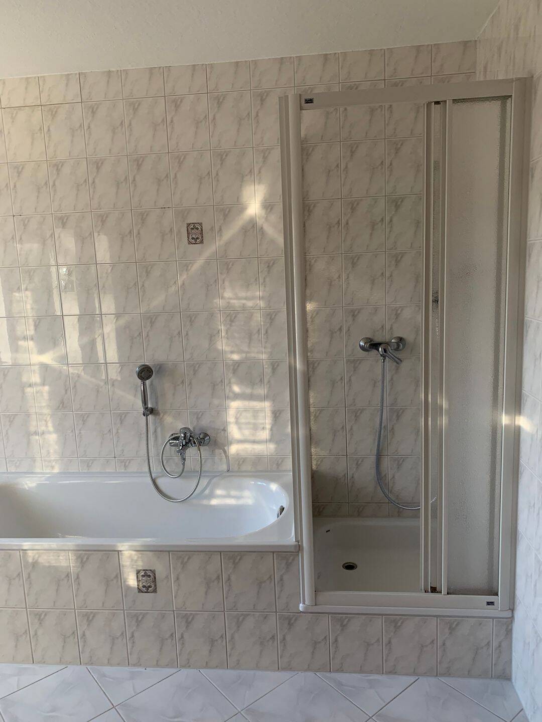 2 RW mit Balkon und Tageslichtbad im ruhigen Fliegerstädtchen – Merseburg – Vorschaubild 4