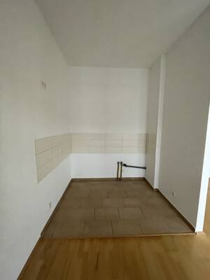 HELLE 2 Raumwohnung mit hochwertiger Ausstattung, Stellplatz und Balkon – 1129 Dresden – Vorschaubild 5