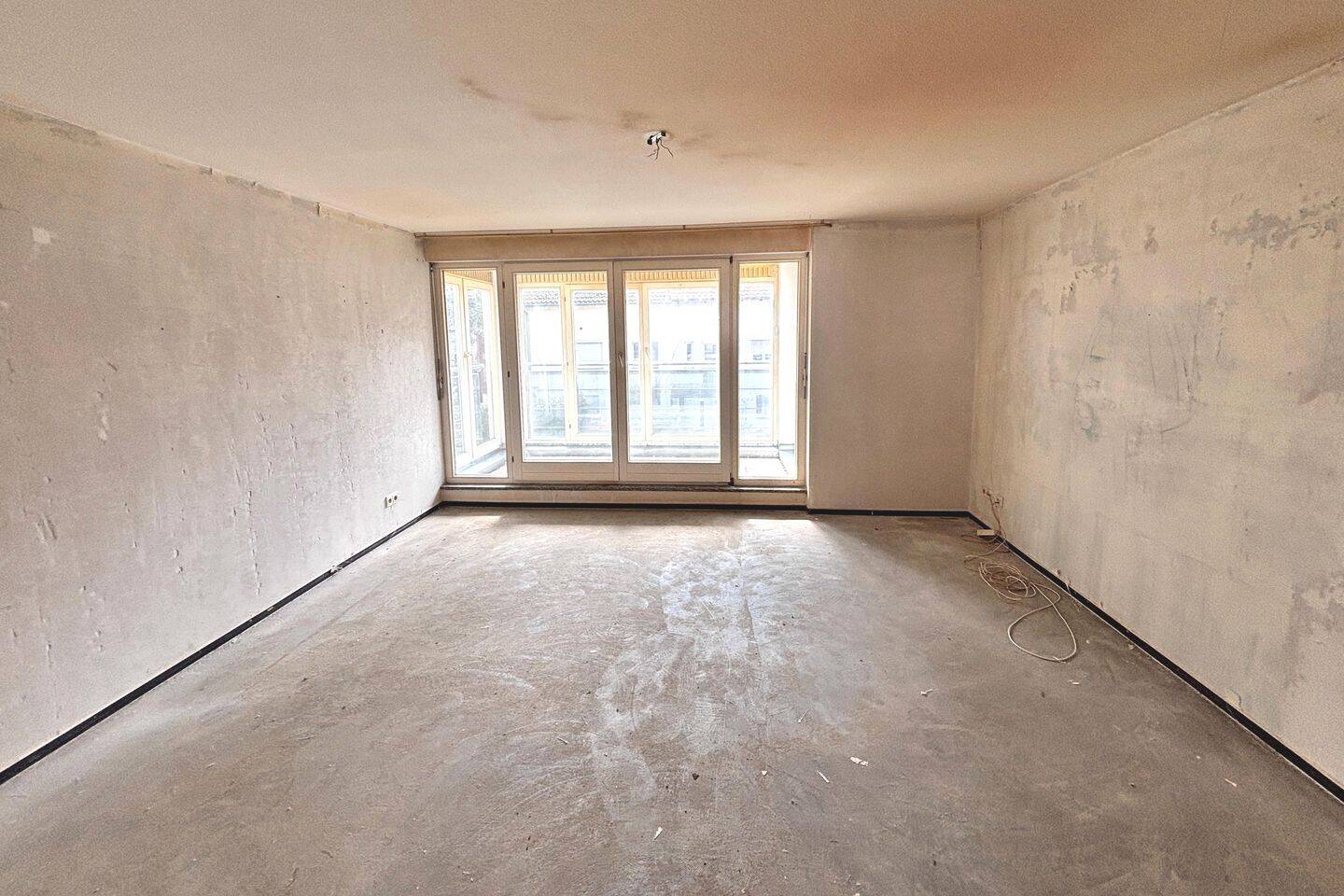 Sofort freie 2-Zimmer-Eigentumswohnung mit verglaster Südloggia in sehr gefragter Lage! – Stuttgart – Vorschaubild 4