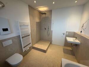 Kernsanierte 5-Zimmer-DG-Wohnung in Düsseldorf-Oberbilk – 40227 Düsseldorf – Vorschaubild 7
