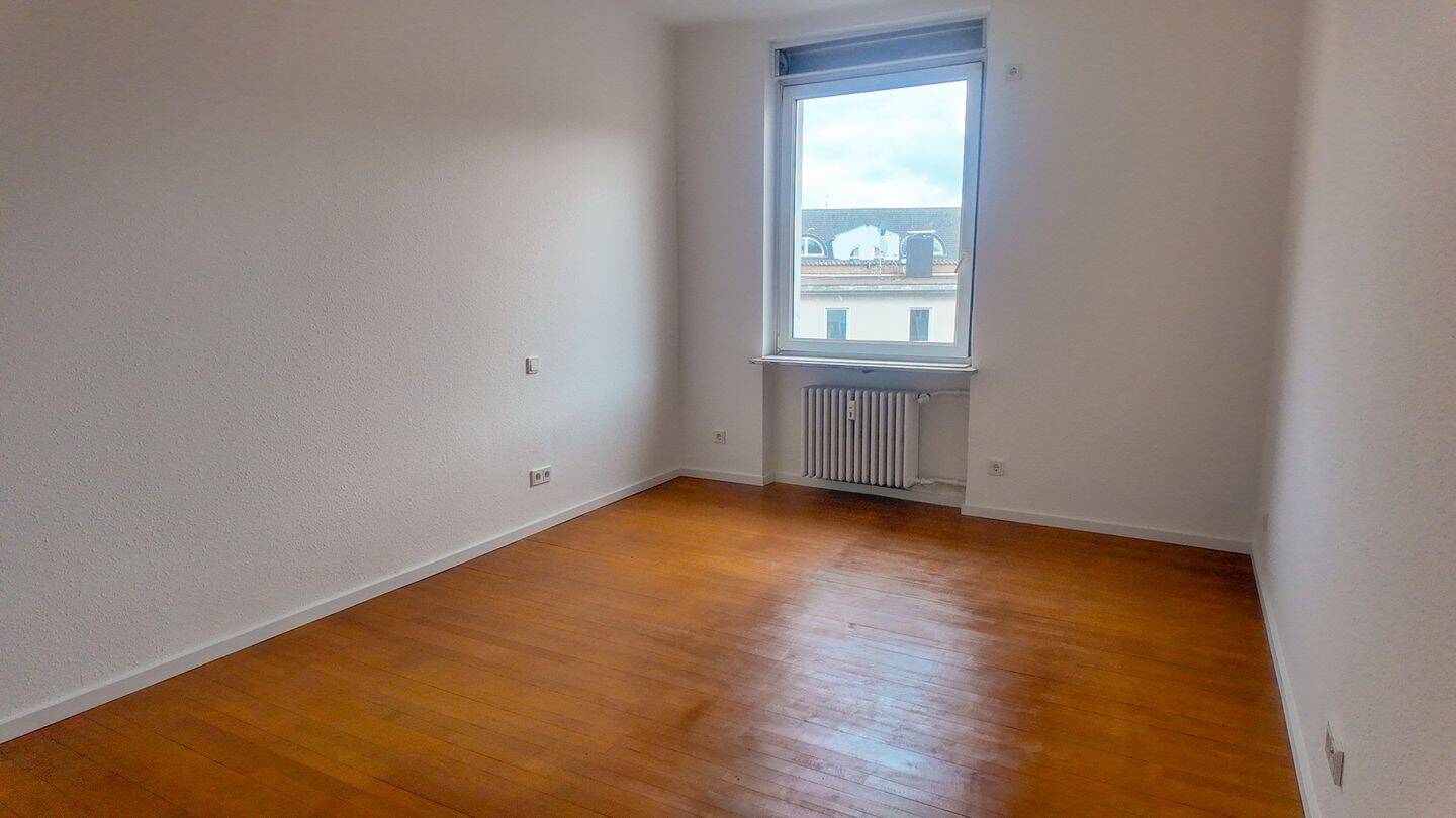 4-ZKB Dachgeschosswohnung in zentraler Lage - geeignet für WG oder Paare – Saarbrücken – Vorschaubild 5
