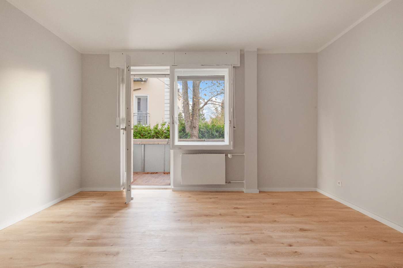Traumhafte 2-Zimmer Wohnung mit kleinem Gartenanteil in Zehlendorf! Erstbezug nach Sanierung