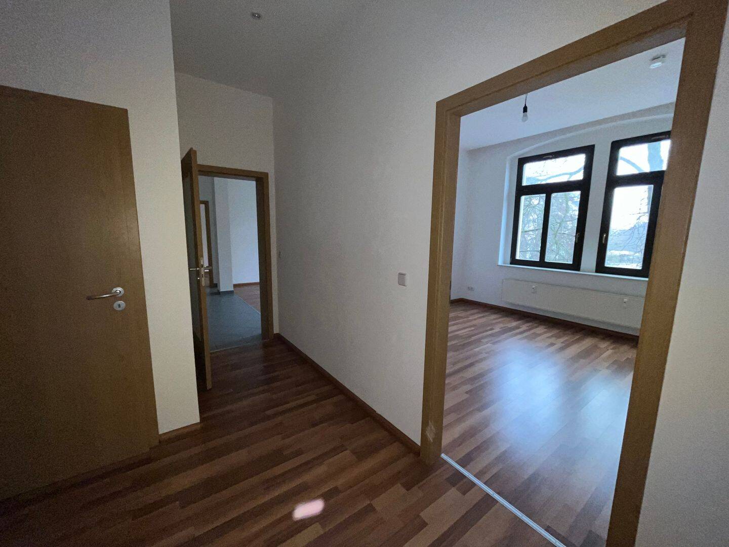 Moderne 3-Zimmer-Wohnung im Zentrum von Chemnitz mit hervorragender Anbindung – Chemnitz – Vorschaubild 2