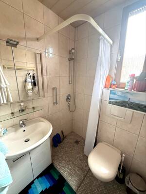 * S-OBERTÜRKHEIM: Gepflegte, teilmöblierte 2-Zi.Whg. mit EBK + Balkon + Gartenanteil * – 70329 Stuttgart – Vorschaubild 7