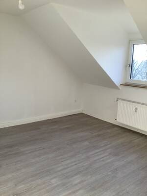 3-Zimmer DG-Wohnung ,jetzt kurzfristig anmieten und eine Grundmiete sparen! – 45359 Essen – Vorschaubild 8