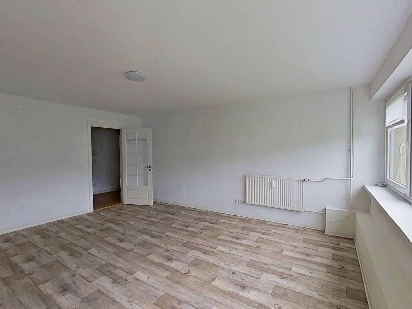 Großzügige, ansprechende 3-Zimmer Wohnung mit EBK, Terrasse und privatem Garten – Krakow am See – Vorschaubild 2