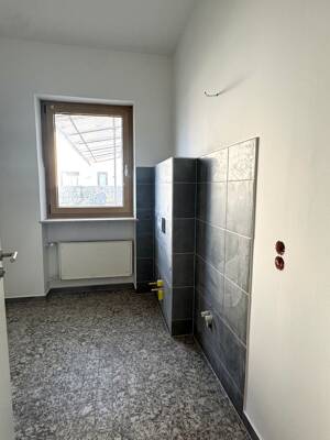 Vielseitiges Wohn- und Geschäftshaus mit Charme, Terrasse und attraktiver Nutzungskombination – 91058 Erlangen – Vorschaubild 2
