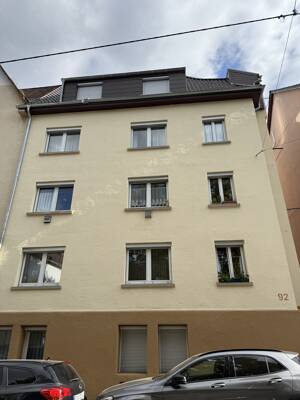 Familienfreundliche sehr großzügige 4-Zimmerwohnung in guter Lage in Stuttgart-Ost