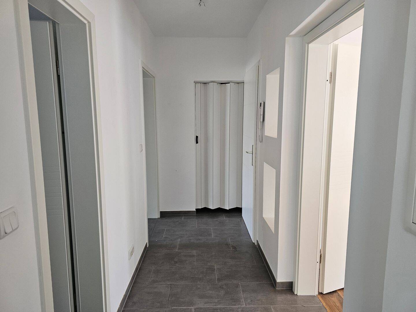 N-Eberhardshof, charmante 2- Zimmer-Gartenwohnung, Tageslichtbad und geschmackvoller EBK – Nürnberg – Vorschaubild 8