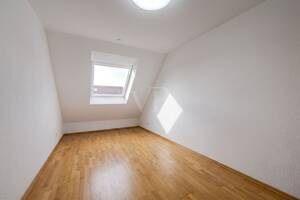 Über den Dächern - charmante Maisonette mit Weitblick und zwei TG-Stellplätzen – 70619 Stuttgart – Vorschaubild 9