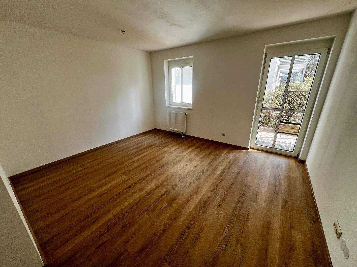 Frisch Renovierte 1-Zimmer Wohnung in entspannter Lage mit Terrasse – Regensburg – Vorschaubild 8