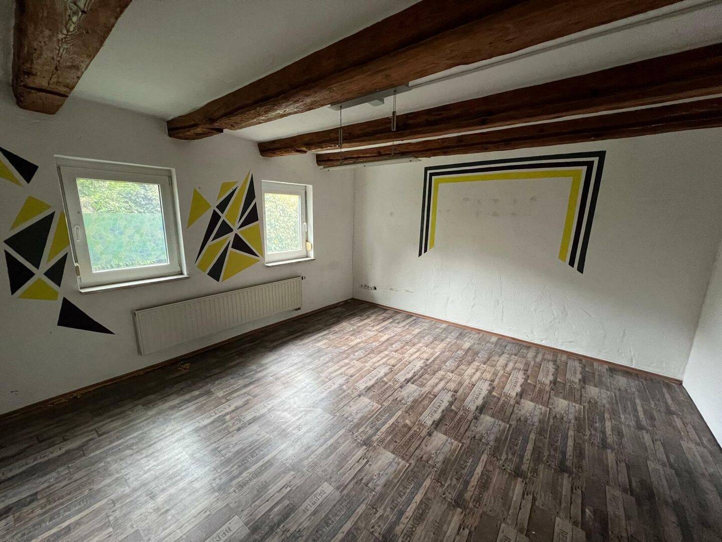 Großzügiges 12-Zimmer-Haus mit Entwicklungspotenzial - ideal für Kapitalanleger, Monteurvermietung – Sachsenheim – Vorschaubild 3