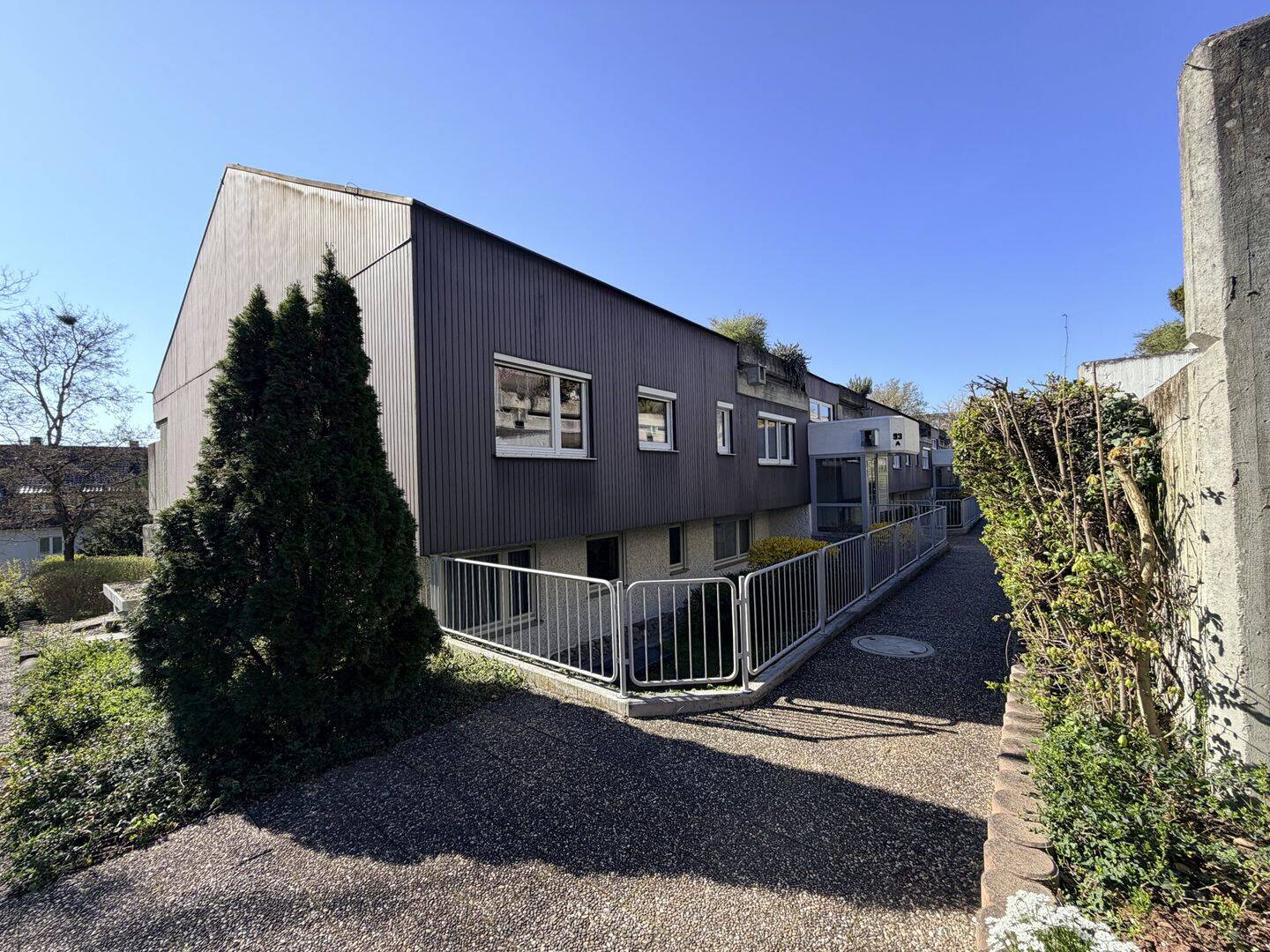 S-Feuerbach: 1-Zimmerwohnung mit Terrasse in toller Wohnlage – Stuttgart – Bild 1 von 9