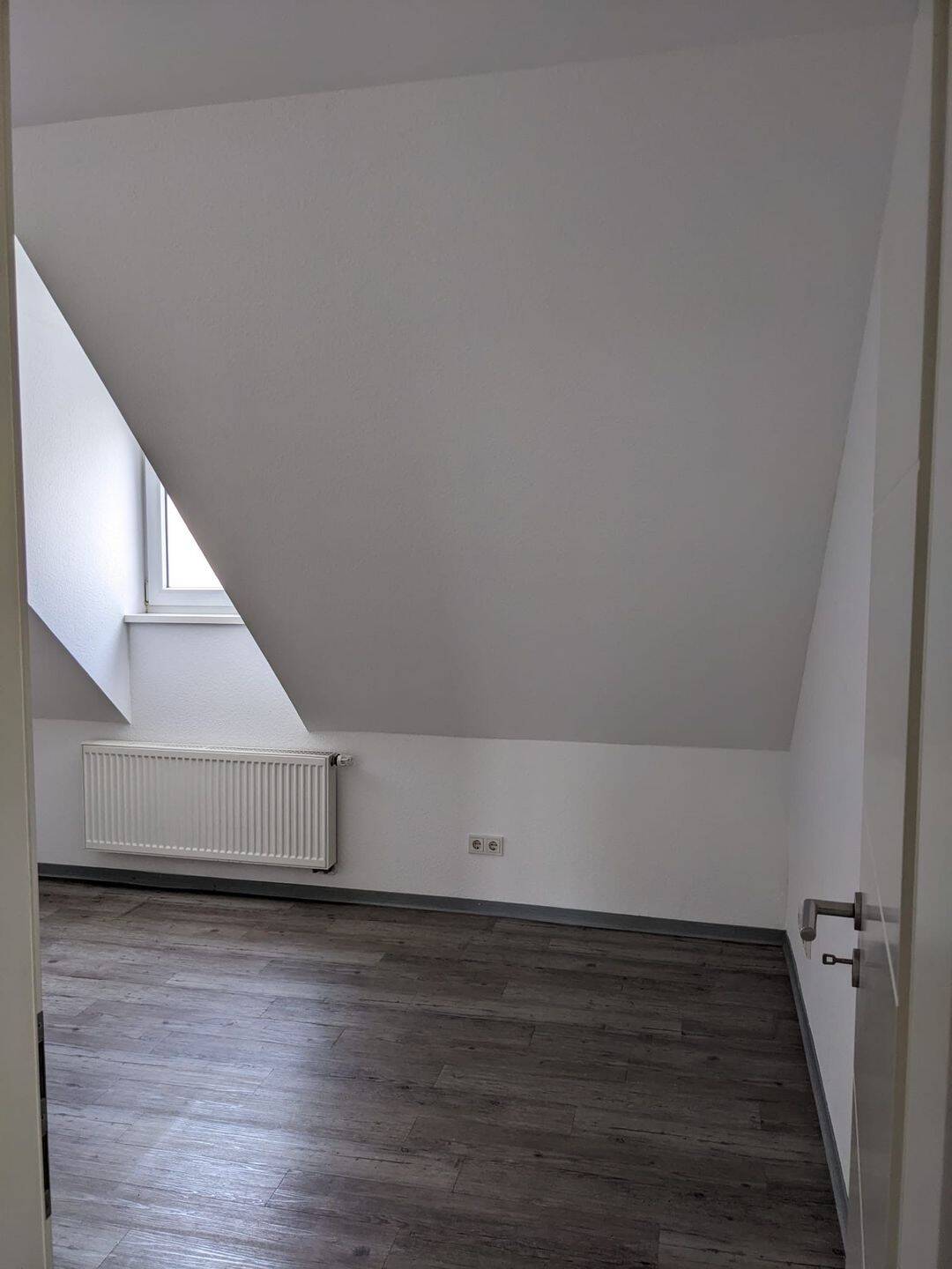 Schöne und helle 2 ZKB Stadtwohnung in 66111 Saarbrücken zu vermieten – Saarbrücken – Vorschaubild 5