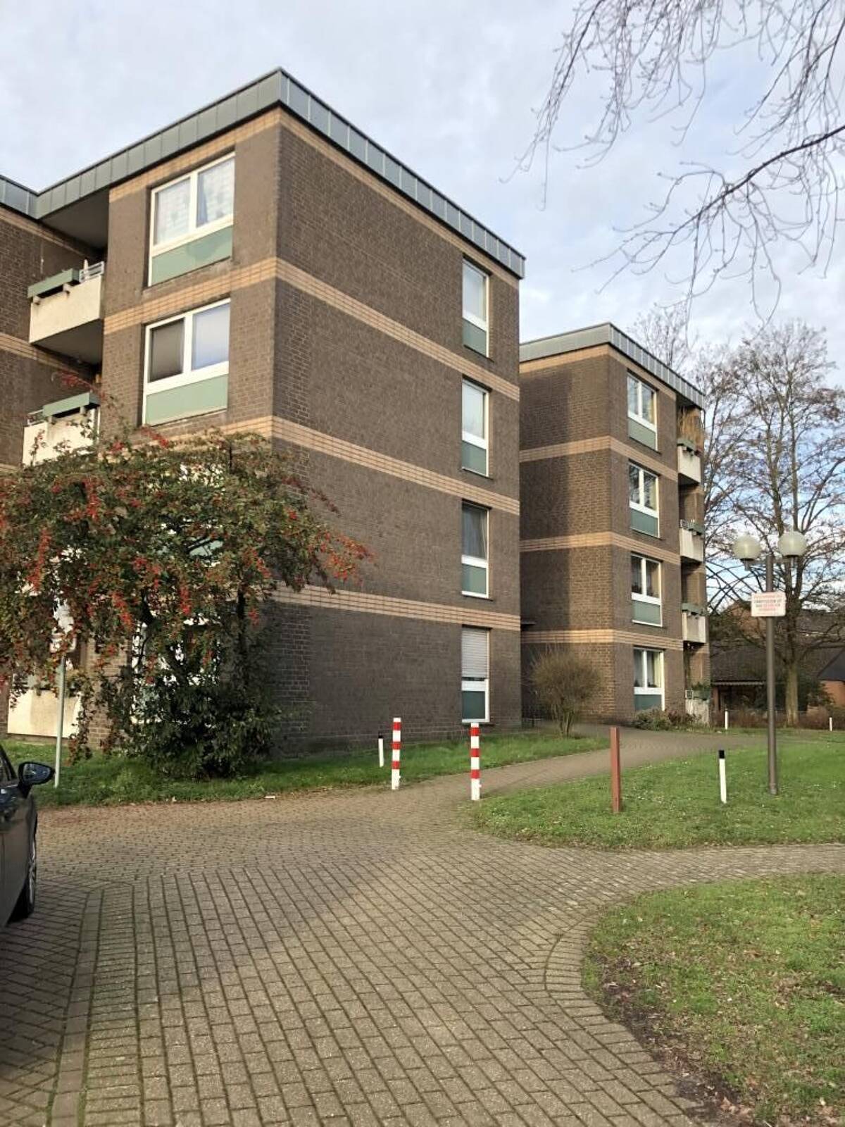 Altengerecht wohnen - modernisierte Balkonwohnung sucht neuen Mieter – 47178 Duisburg – Bild 1 von 9