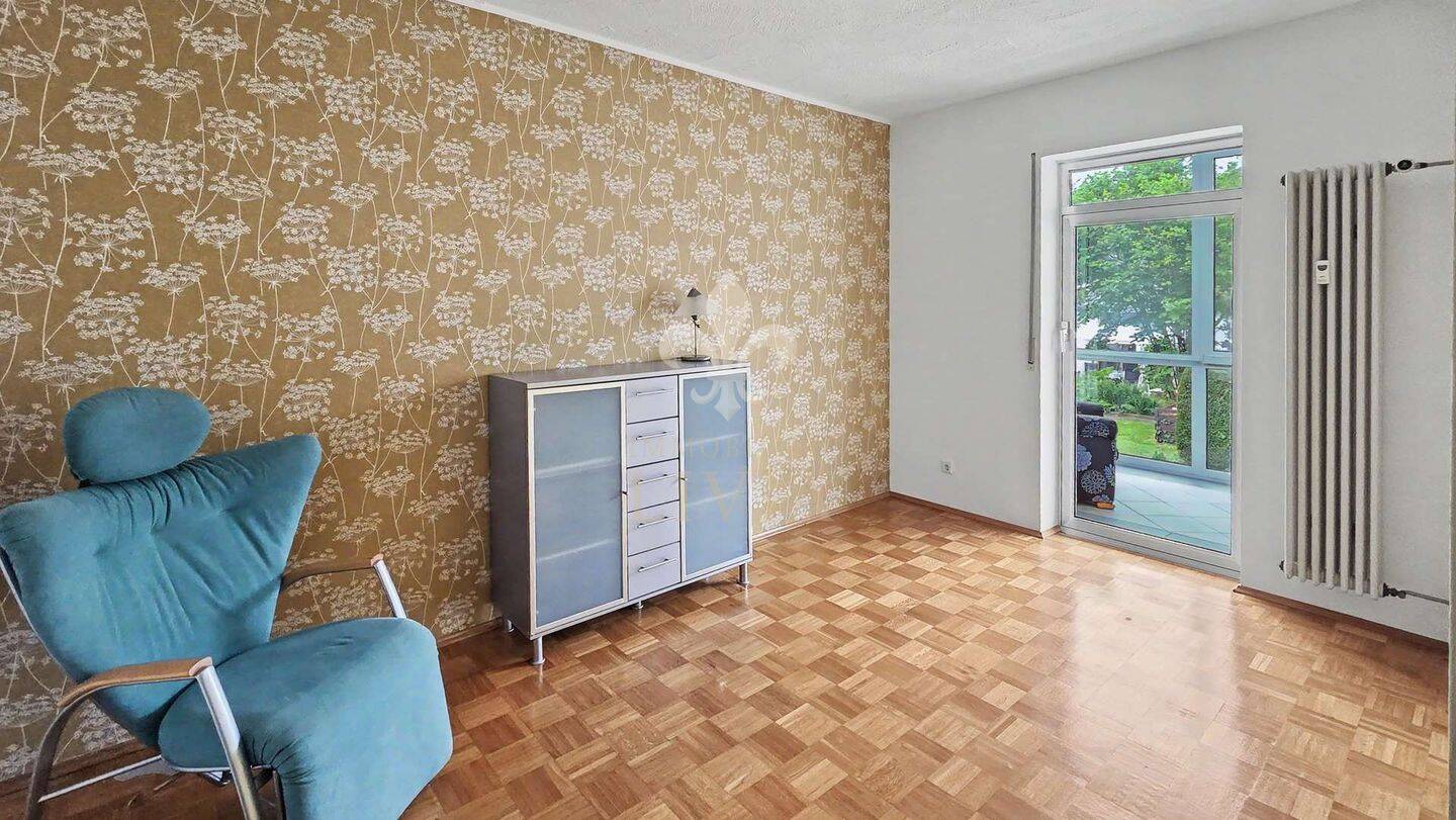 Großzügige 4-Zimmer-Erdgeschosswohnung mit Wintergarten, Garten und Stellplatz – Martinshöhe – Vorschaubild 7