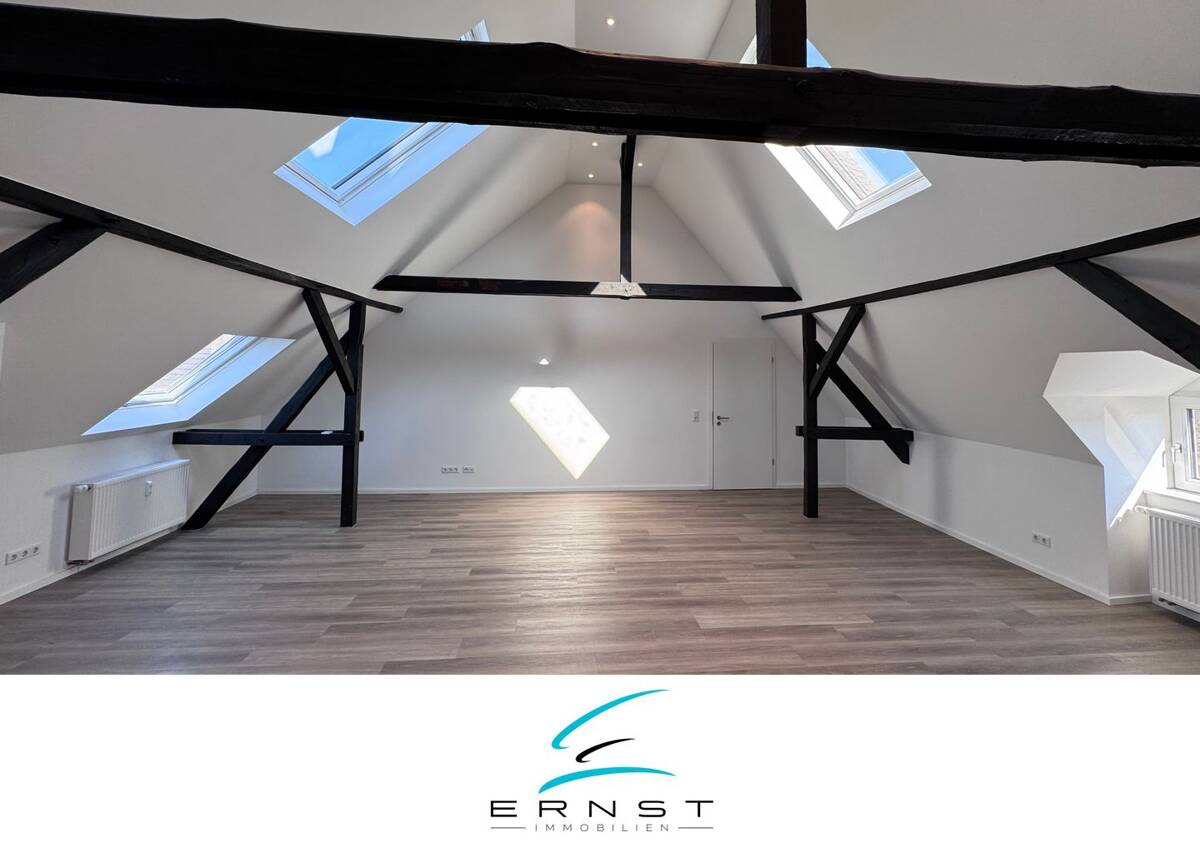 Hochwertig sanierte 3 Zimmer-Dachgeschosswohnung mit besonderem Loftcharakter und modernem Wohnkomfort – 40231 Düsseldorf – Bild 1 von 9
