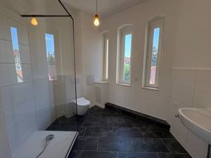 * modernisierte und schöne 2 Raumwohnung mit Einbauküche * – 1189 Dresden – Vorschaubild 6