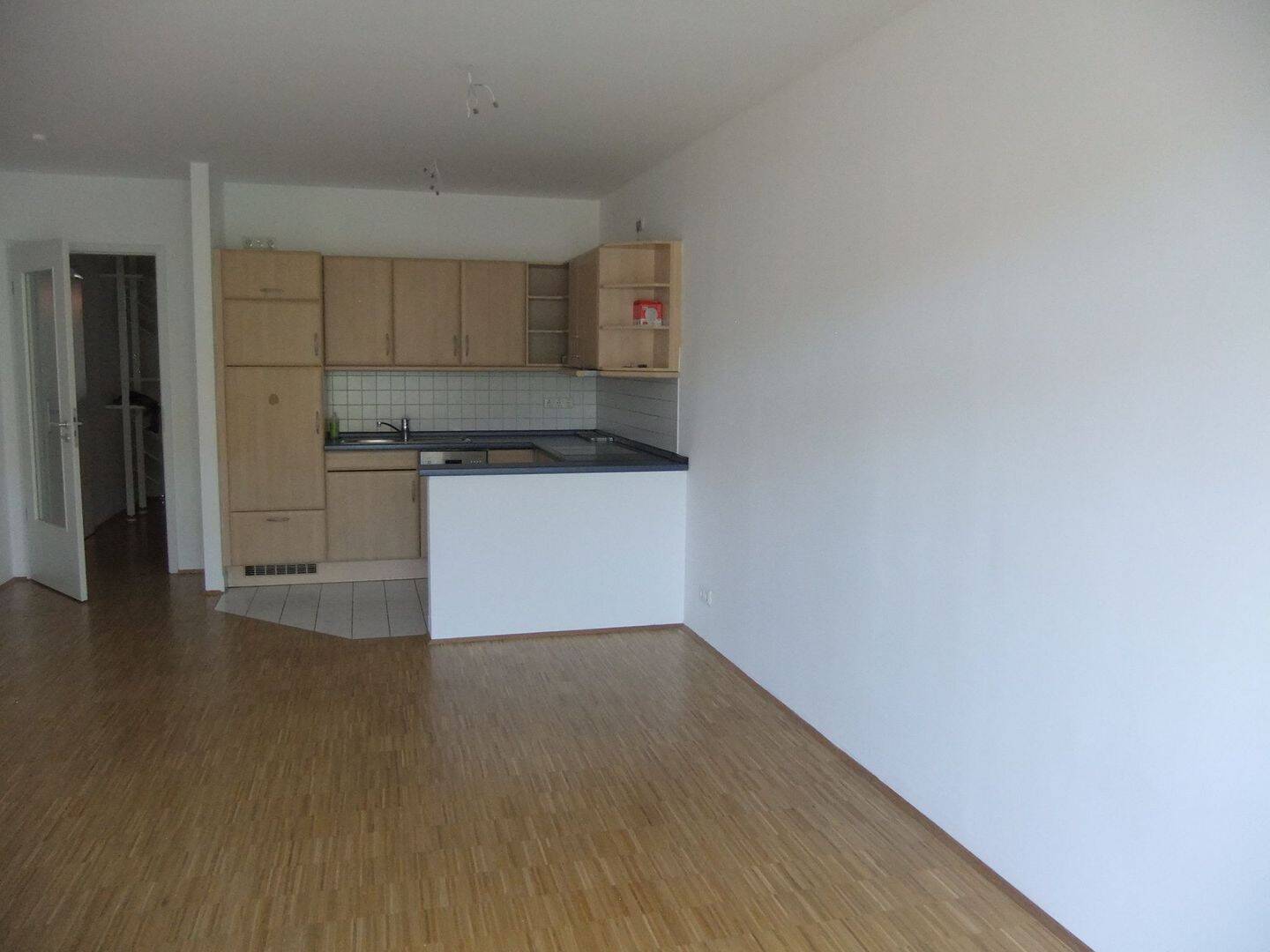 Bitte nur Mailanfragen: Attraktiv Wohnen in einer großzügigen 2-Zi-Whg in der Östlichen Altstadt – Regensburg – Vorschaubild 2