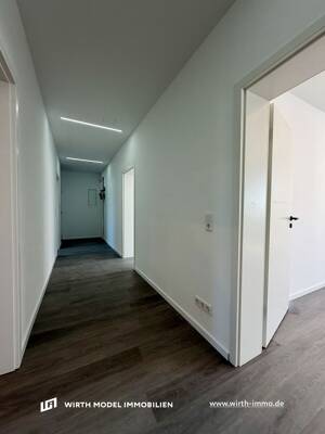 Kernsanierte Drei-Zimmer-Wohnung mit Balkon in attraktiver Innenstadtlage in Schweinfurt – 97421 Schweinfurt – Vorschaubild 4