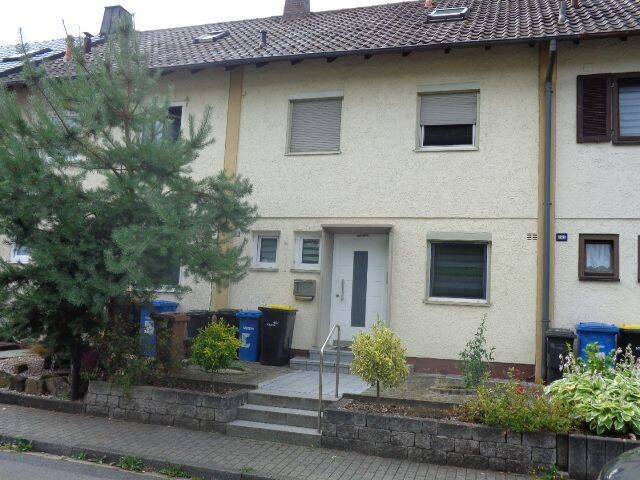 Bestenheid: gepflegtes Reihenmittelhaus mit kleinem Garten