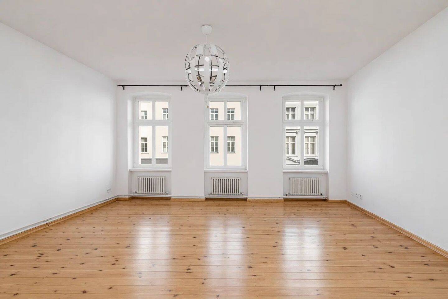 Bergmannkiez: 3-Zimmer-Altbauwohnung im schönen Stuckaltbau – Berlin – Vorschaubild 2