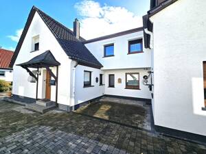 Zwei Häuser, ein Kaufpreis: Einfamilien-/Reihen-Eck-Haus als Doppelhaus gebaut