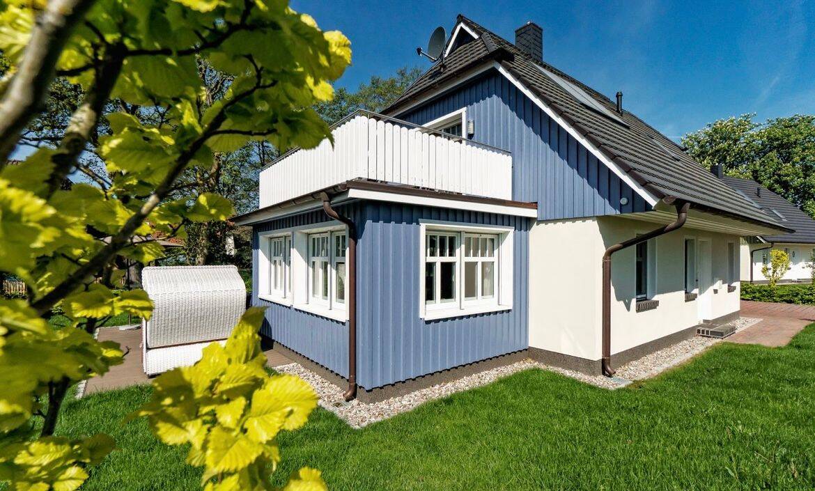 Sofort Rendite! Tolles Ferienhaus in Prerow, großes Grundstück, Sauna uvm. – Prerow – Bild 1 von 9