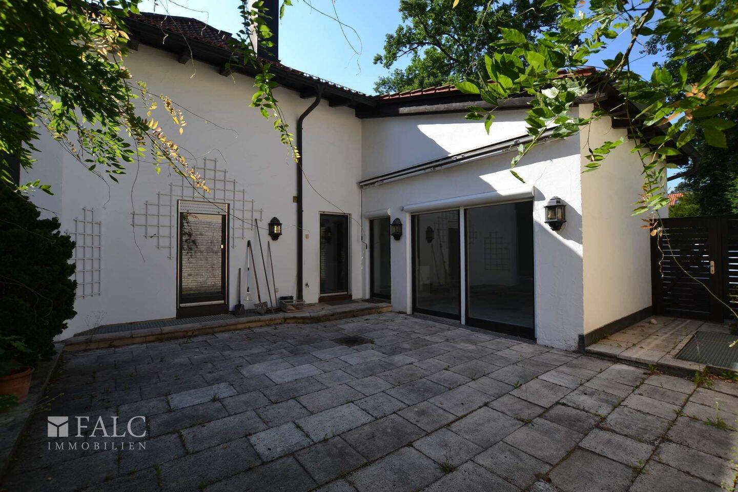 Wohnen wie im eigenen Haus - Garten-Maisonette Whg. mit 339 m² Gesamtfläche und Privatgarten – München – Vorschaubild 6
